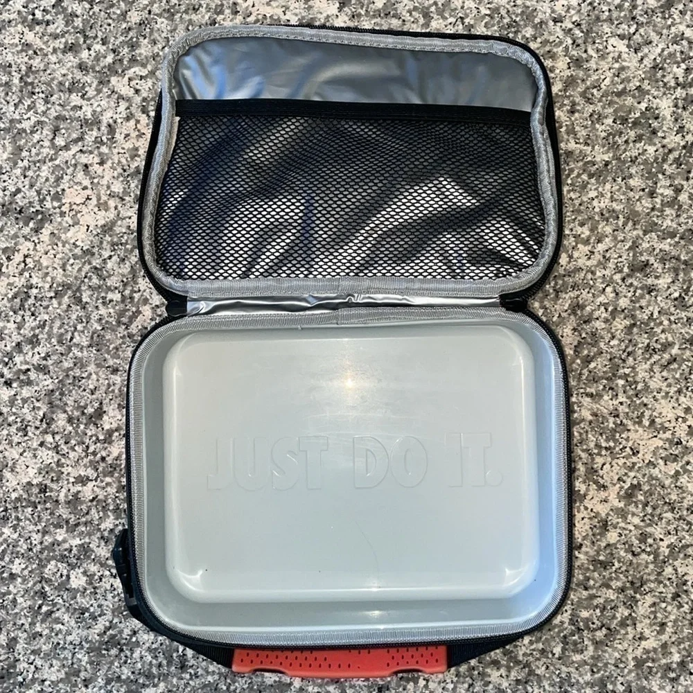 Nike insulated lunch box